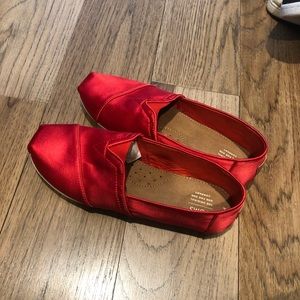 Brand New Satin Red Toms